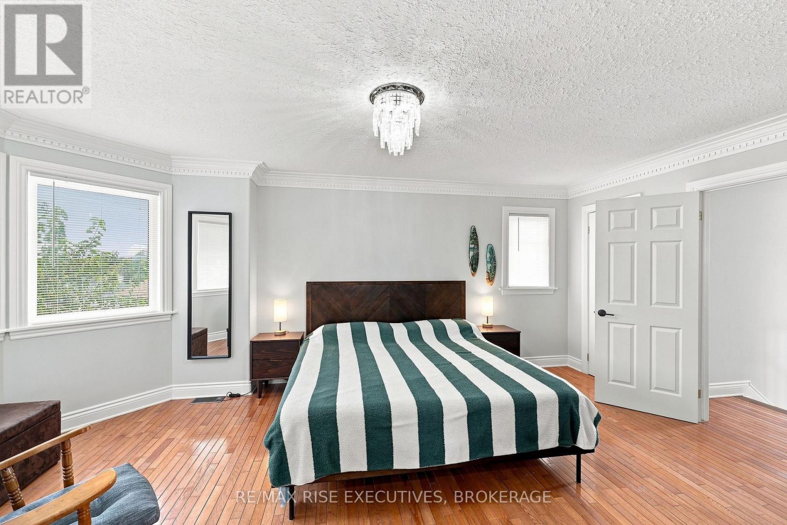 700 MELROSE STREET - Image 23