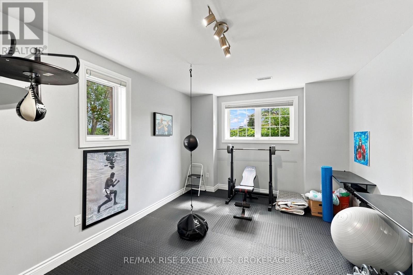 700 MELROSE STREET - Image 32
