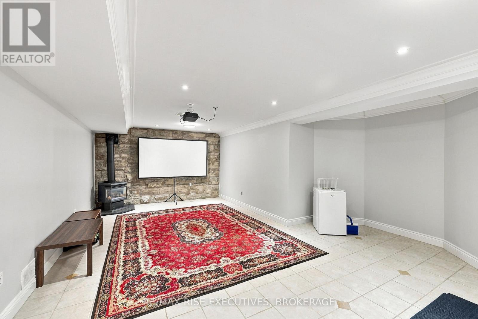 700 MELROSE STREET - Image 36