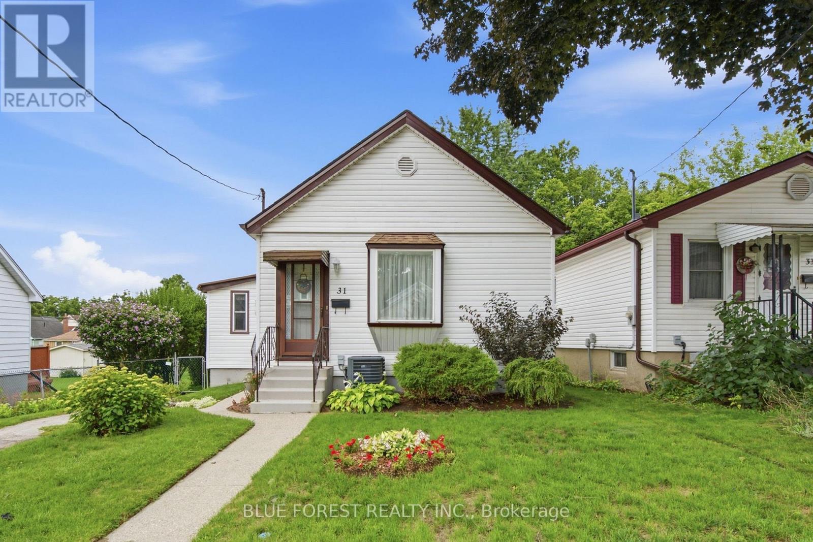 2 bedroom Single Family exterior, 31 Barker Street, London East (East C), Ontario