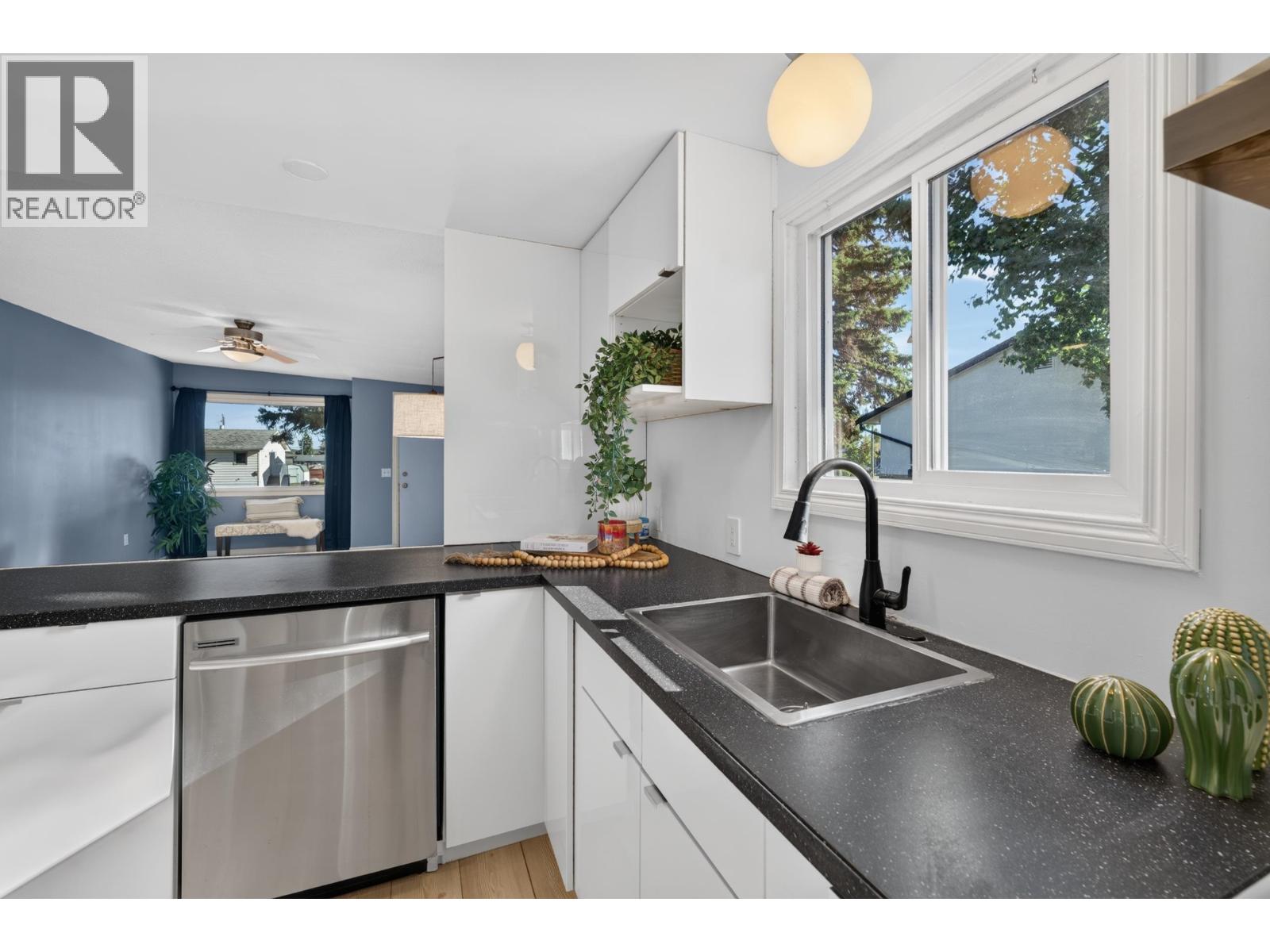 10211 110 AVENUE - Image 9