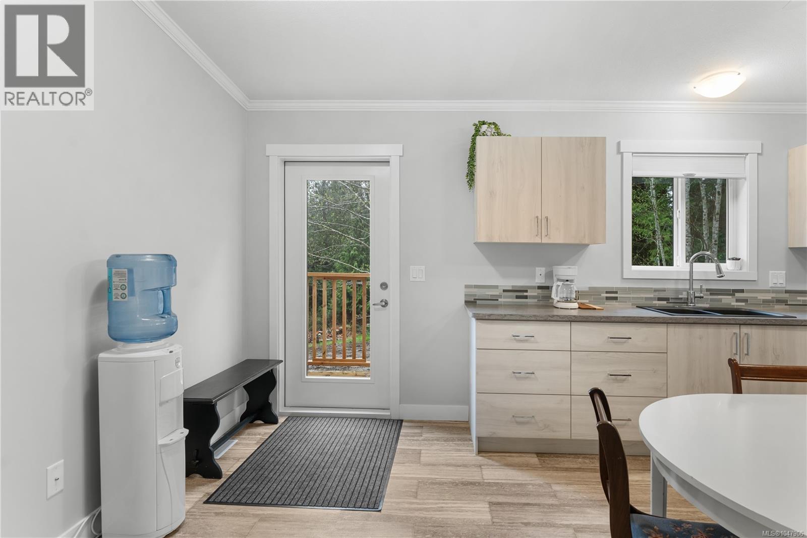 1040 Conville Rd - Image 13