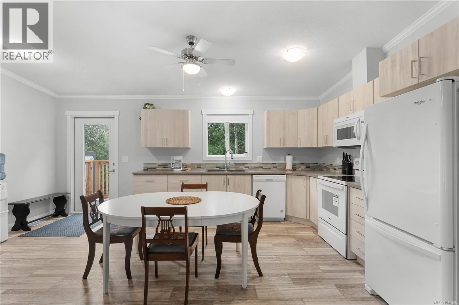 1040 Conville Rd - 8