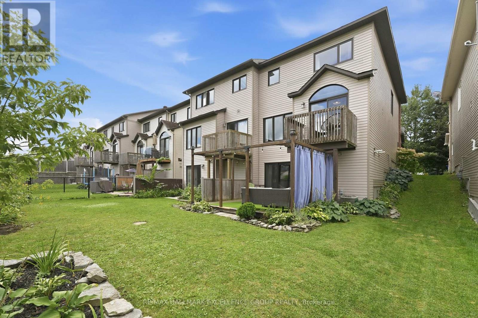 2241 MARBLE CRESCENT - 33