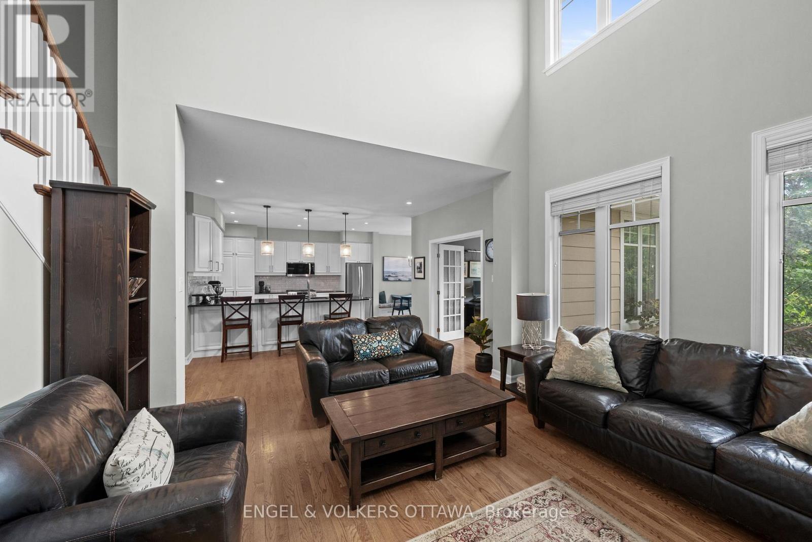 564 ERINWOODS CIRCLE - Image 16