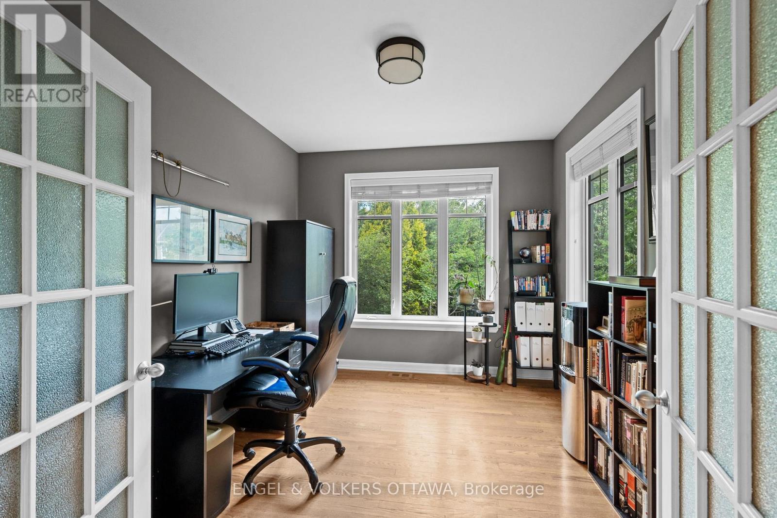 564 ERINWOODS CIRCLE - Image 17