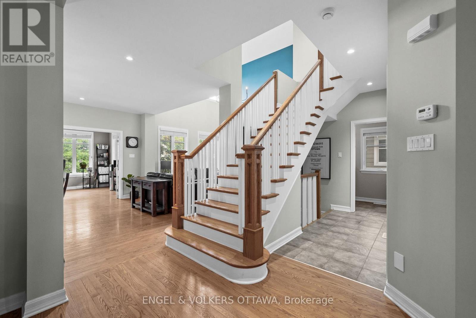 564 ERINWOODS CIRCLE - Image 18