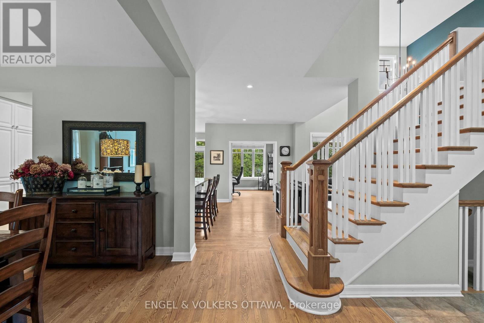 564 ERINWOODS CIRCLE - Image 9