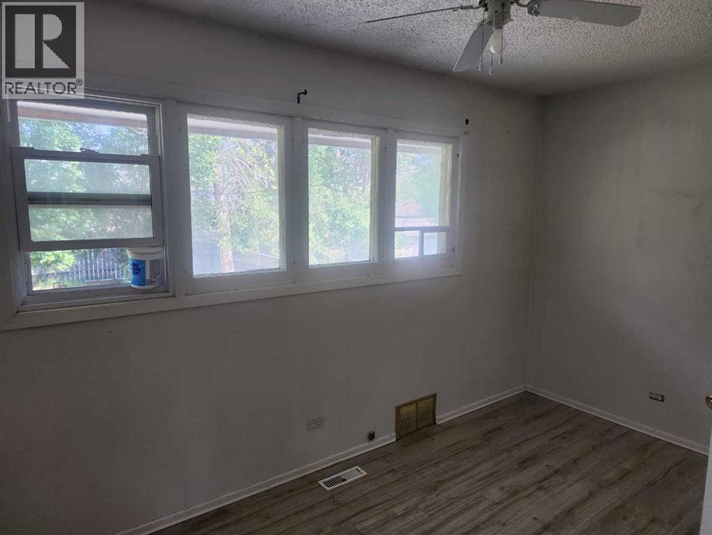 2408 23 Avenue SW - 7
