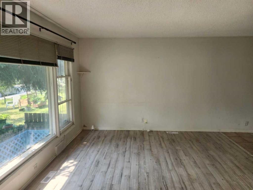 2408 23 Avenue SW - 6