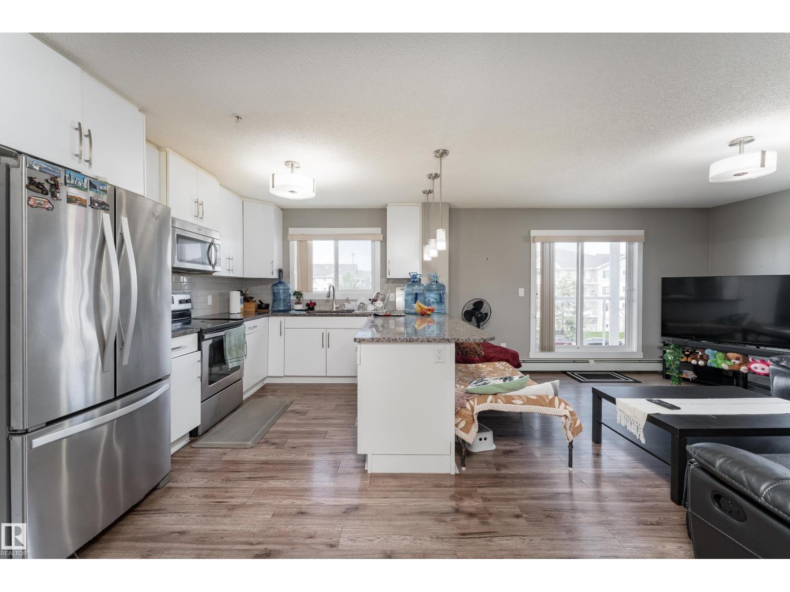 #302 2229 44 AV NW, Larkspur, Edmonton photo 3