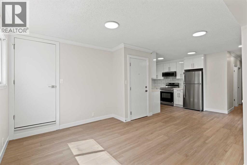 1527 52 Street SE - 7