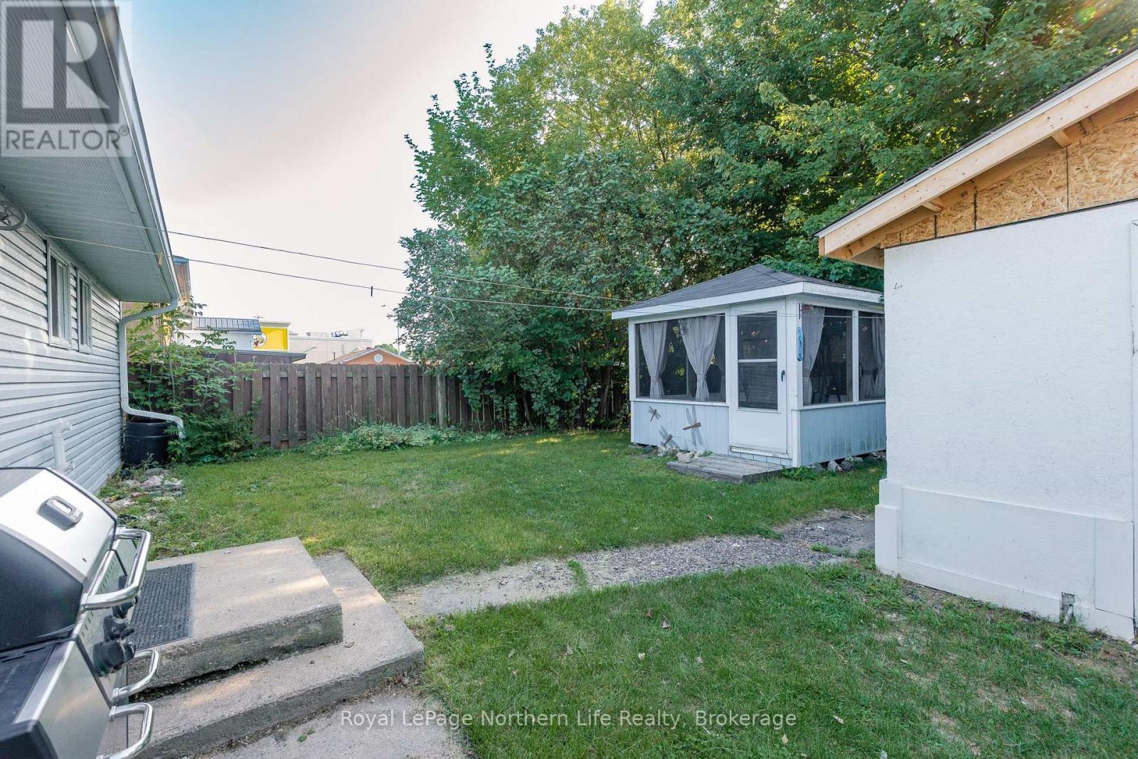263 WESLEY AVENUE - 27