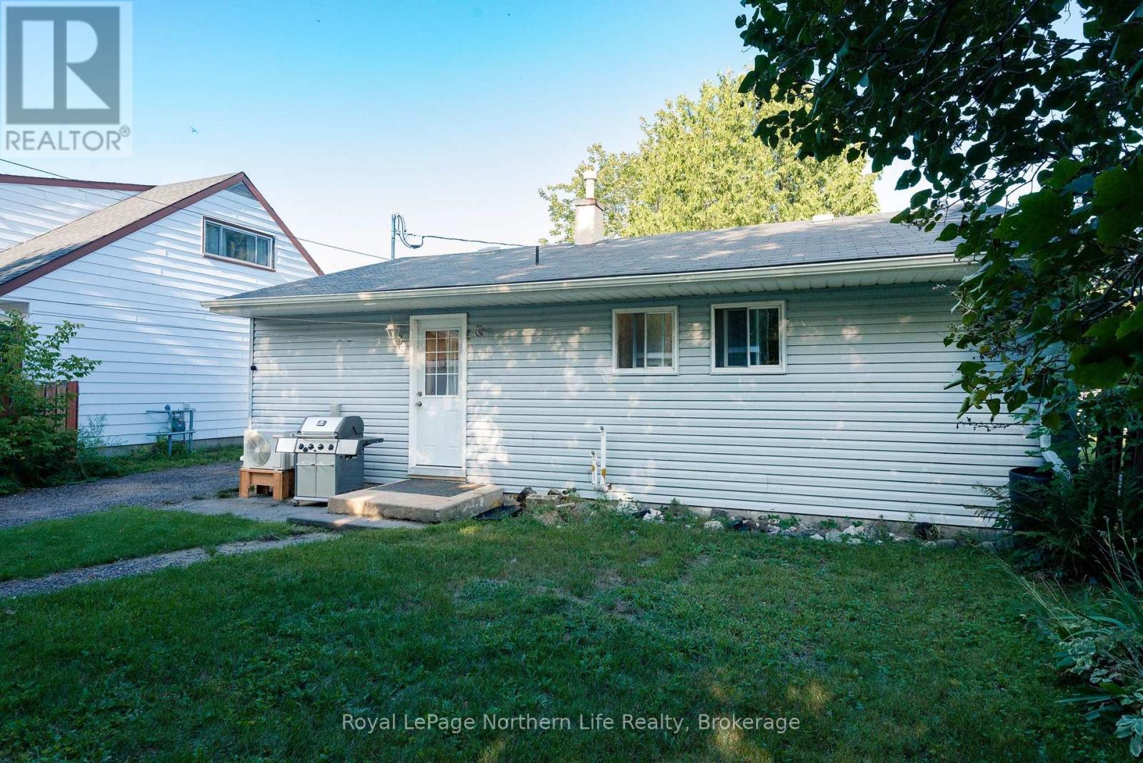 263 WESLEY AVENUE - 30