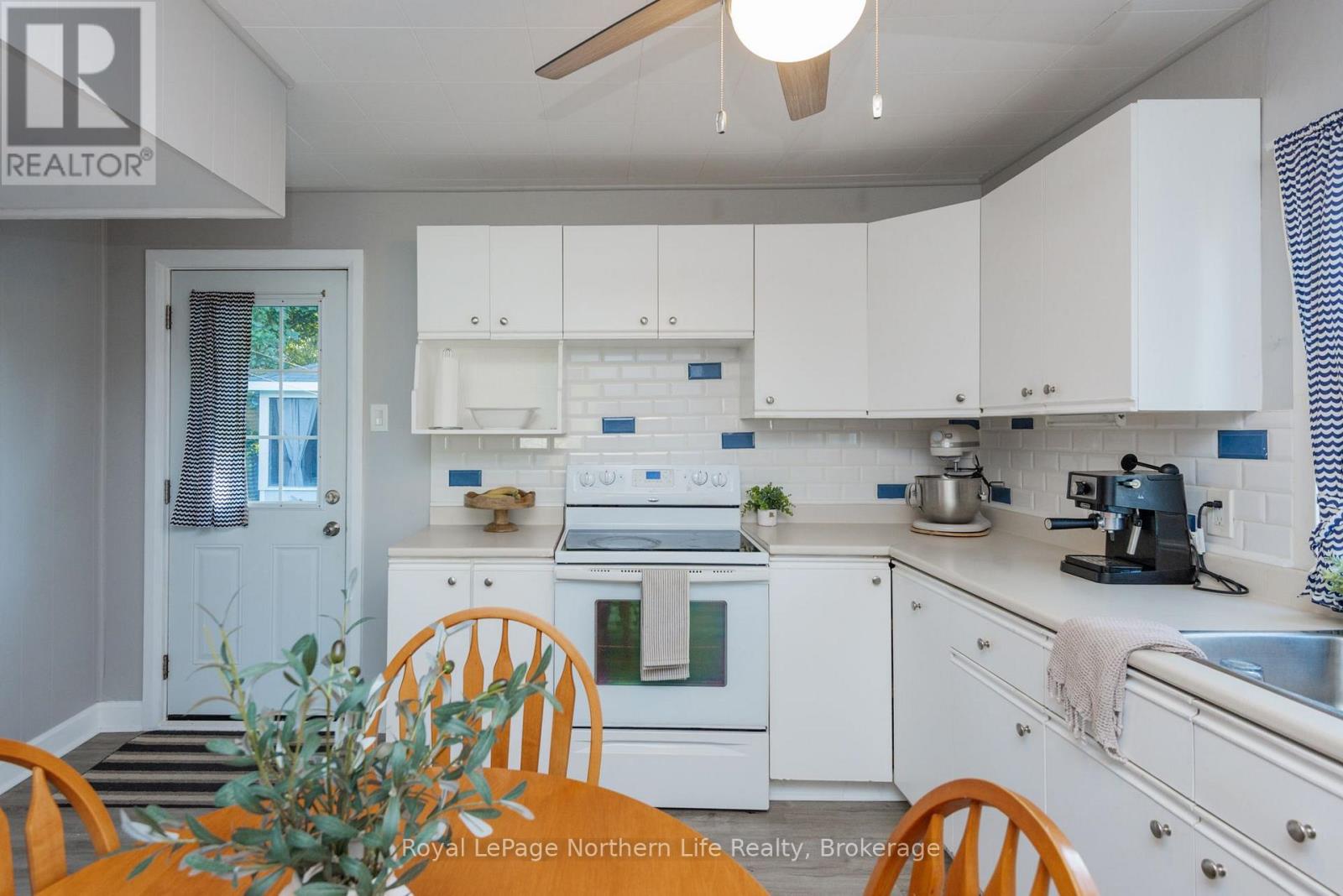 263 WESLEY AVENUE - 9