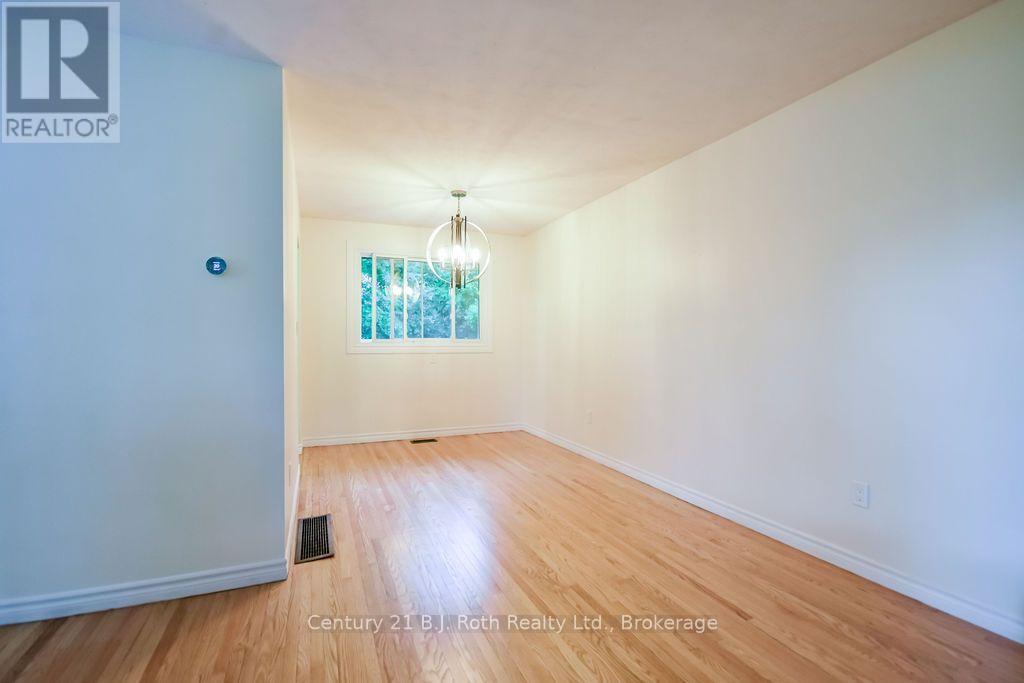 299 BAY STREET - Image 6