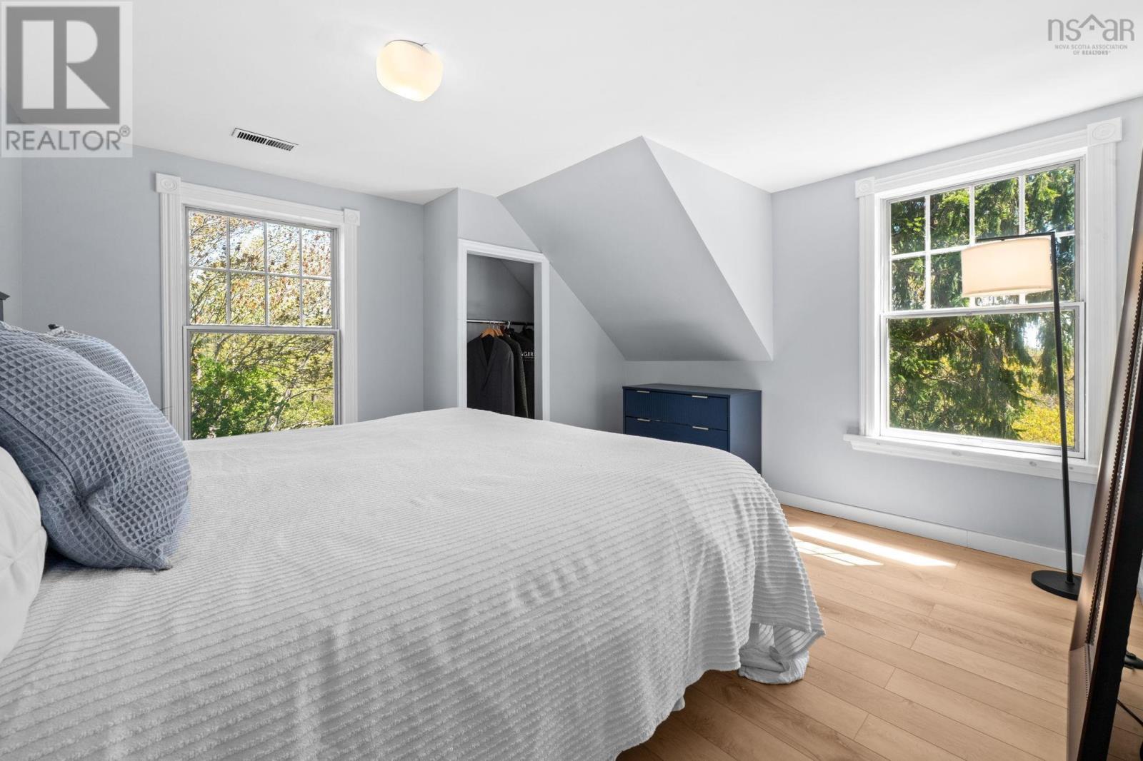Property 27 of 41 of 54 Parkhill Road