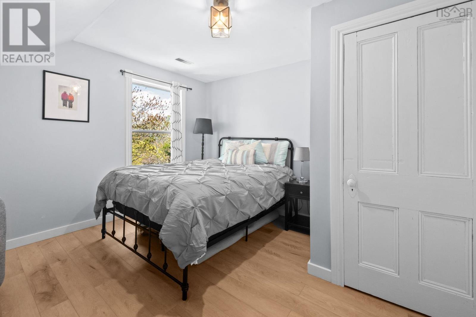 Property 29 of 41 of 54 Parkhill Road