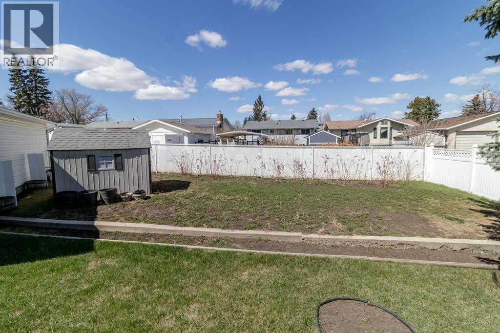 Listing photo – 40 Neal Close, Red Deer