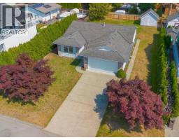 4pc Bathroom - 4706 Ontario Ave, Powell River, BC V8A5L6 Photo 6