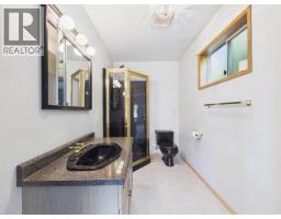 4706 Ontario Ave, Powell River, BC V8A5L6 Photo 32