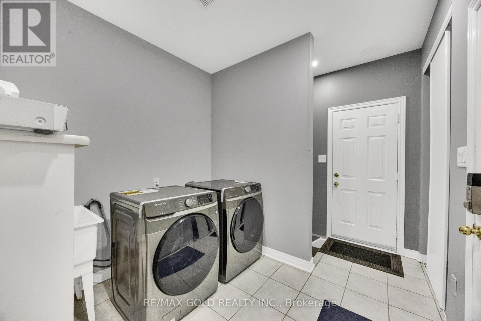 26 MOUNT ROYAL CIRCLE - Image 35