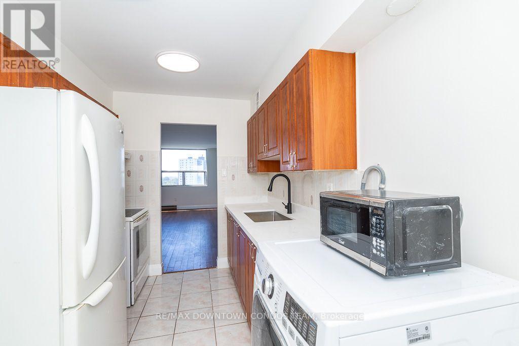 #1004 10 TOBERMORY DRIVE - 7