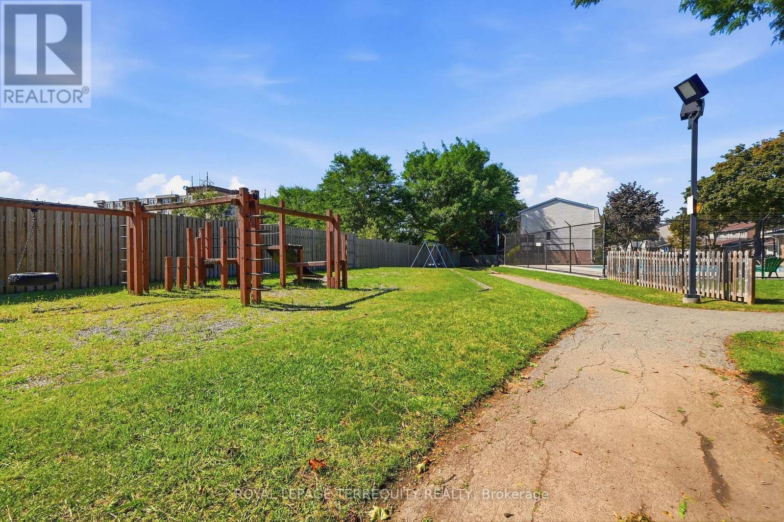 67 ENMOUNT DRIVE - 34