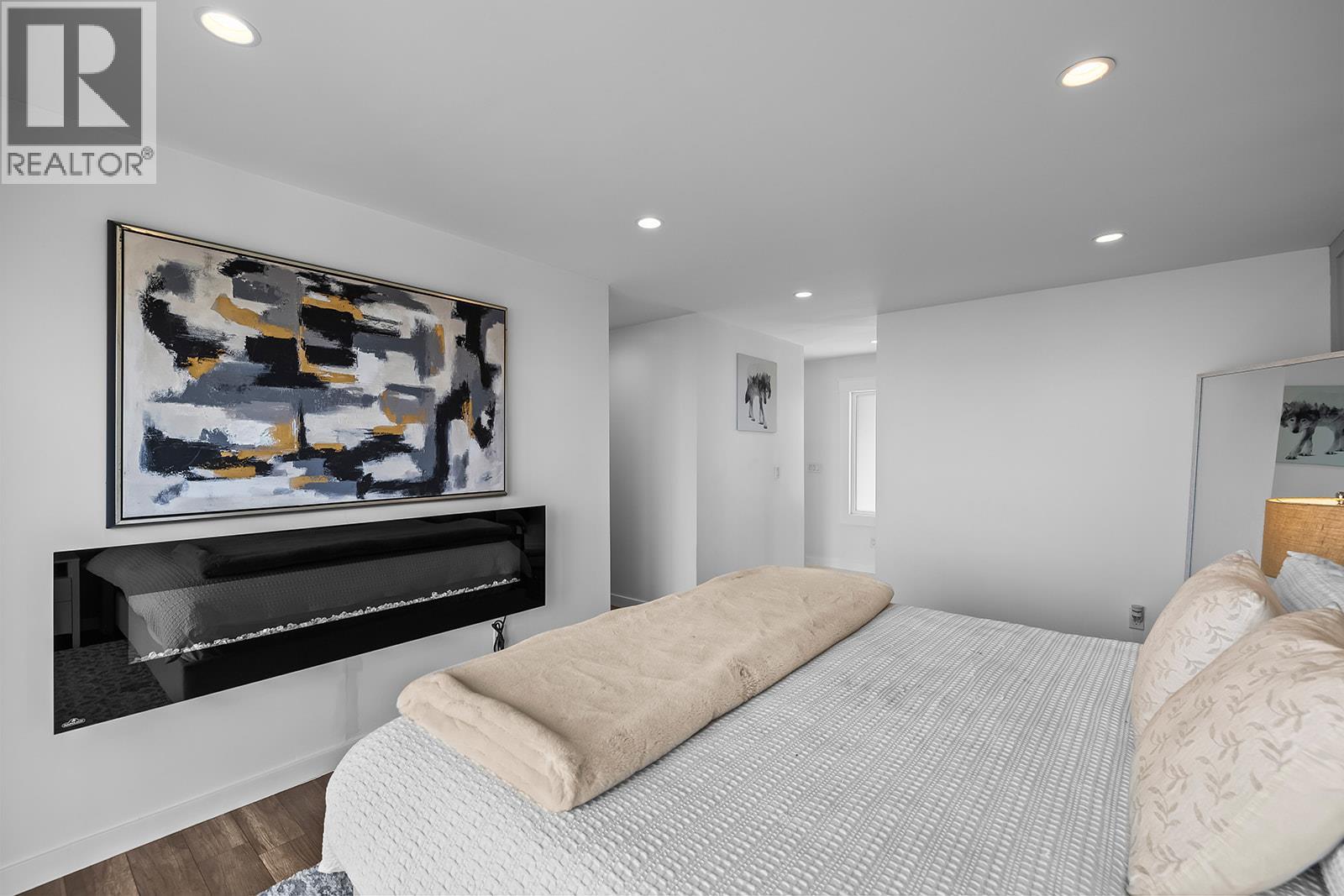 2751 Lakeview Road - Image 34