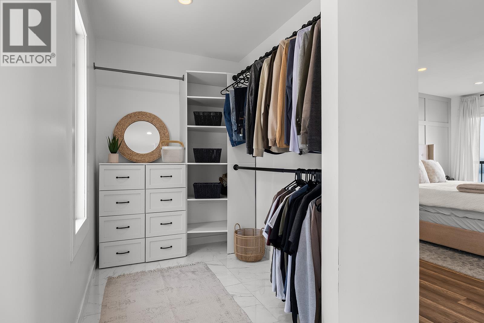 2751 Lakeview Road - Image 39