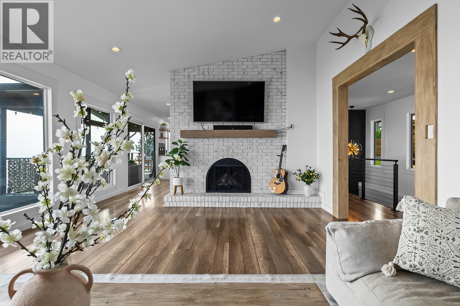 2751 Lakeview Road - Image 11