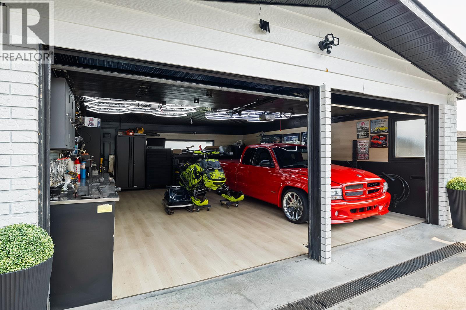 2751 Lakeview Road - 46
