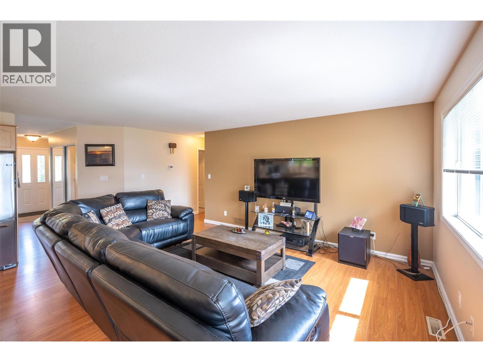 3 Spruce Court - 6