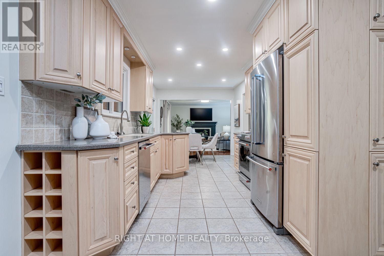 63 ROBINGLADE AVENUE - Image 10