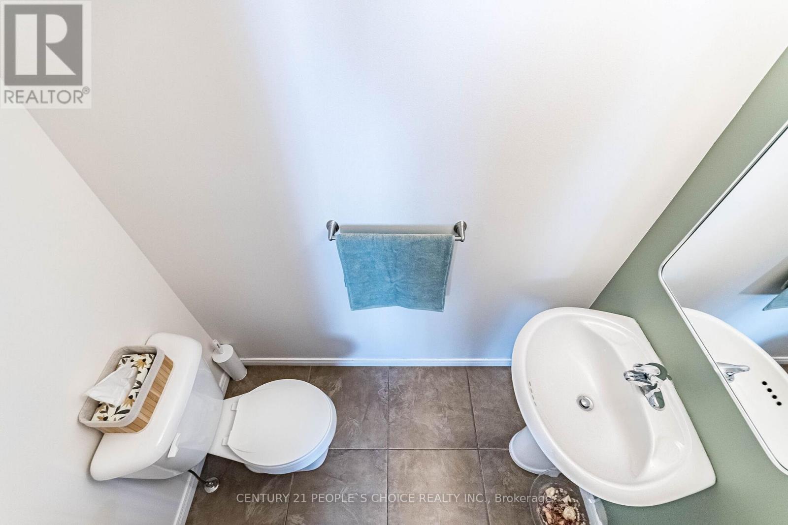 #9 35 MOUNTFORD DRIVE - Image 36