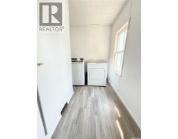 325 3rd Avenue S, Weyburn, SK S4H1X5 Photo 13