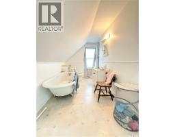 325 3rd Avenue S, Weyburn, SK S4H1X5 Photo 15