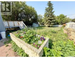 325 3rd Avenue S, Weyburn, SK S4H1X5 Photo 22