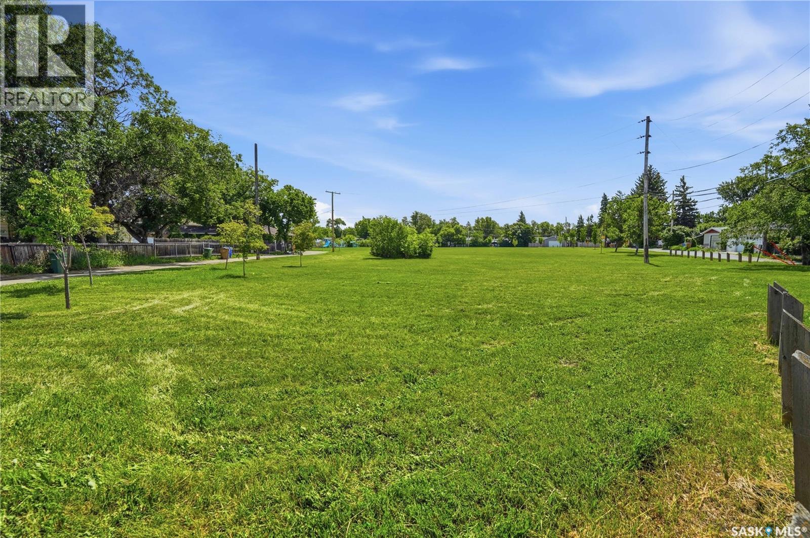 2928 QUEEN STREET - 31