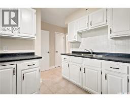 2928 Queen Street, Regina, SK S4S2E4 Photo 12