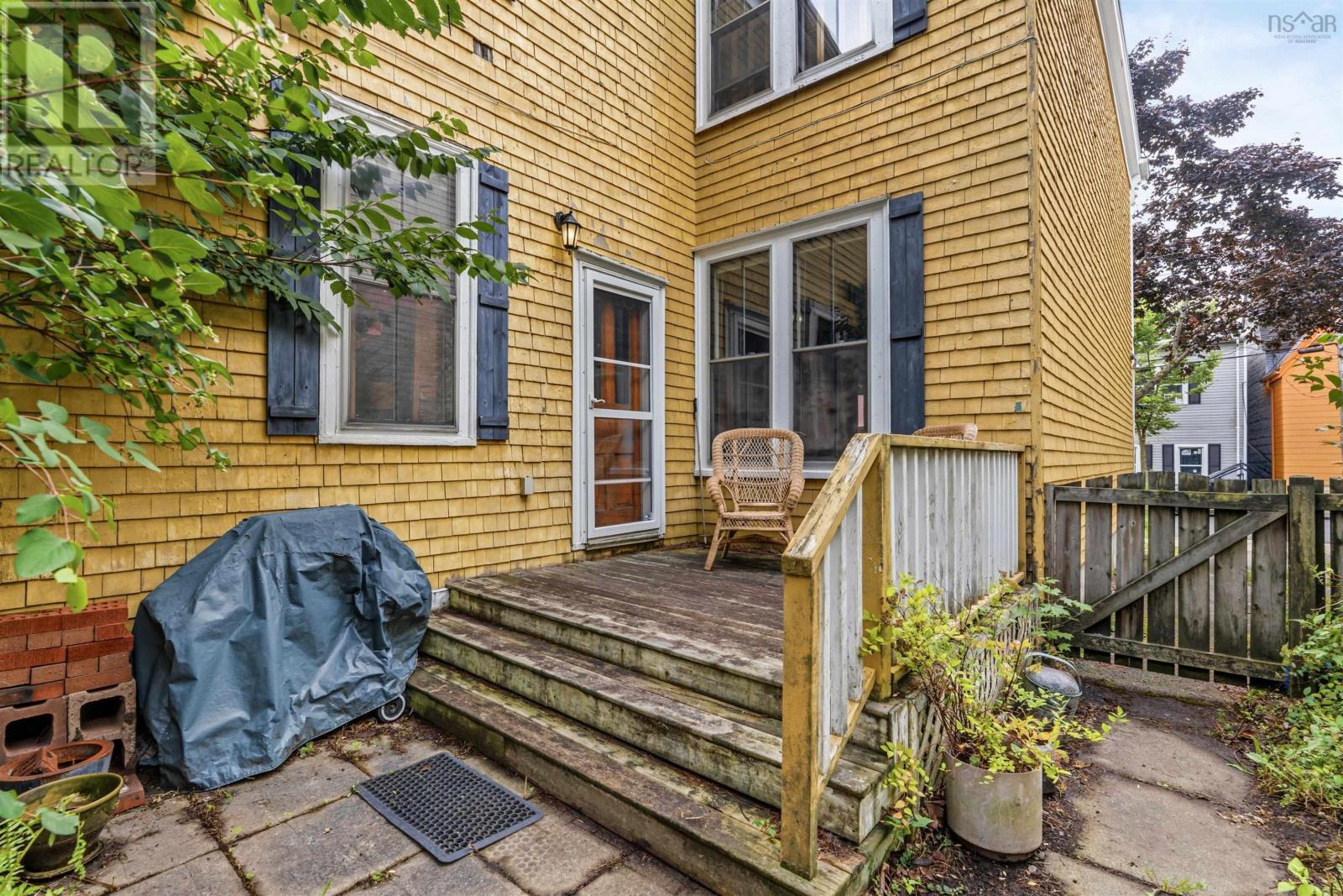 Property 38 of 49 of 6079 Compton Avenue