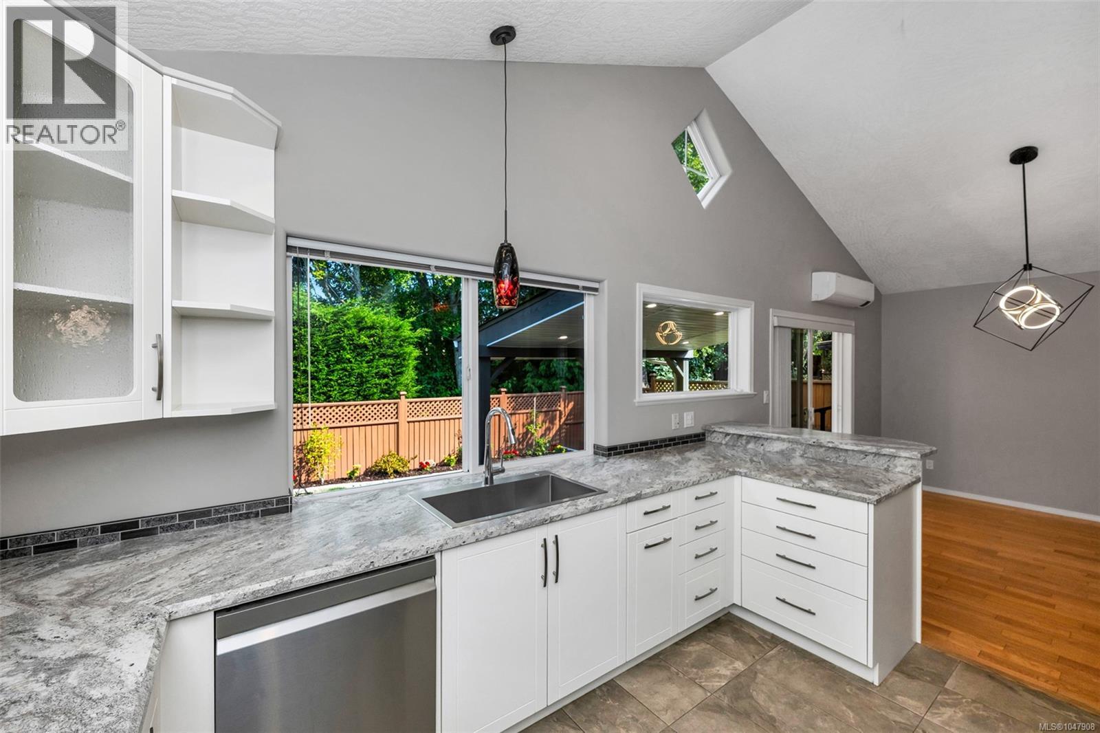  4030 Willowbrook Place, Saanich