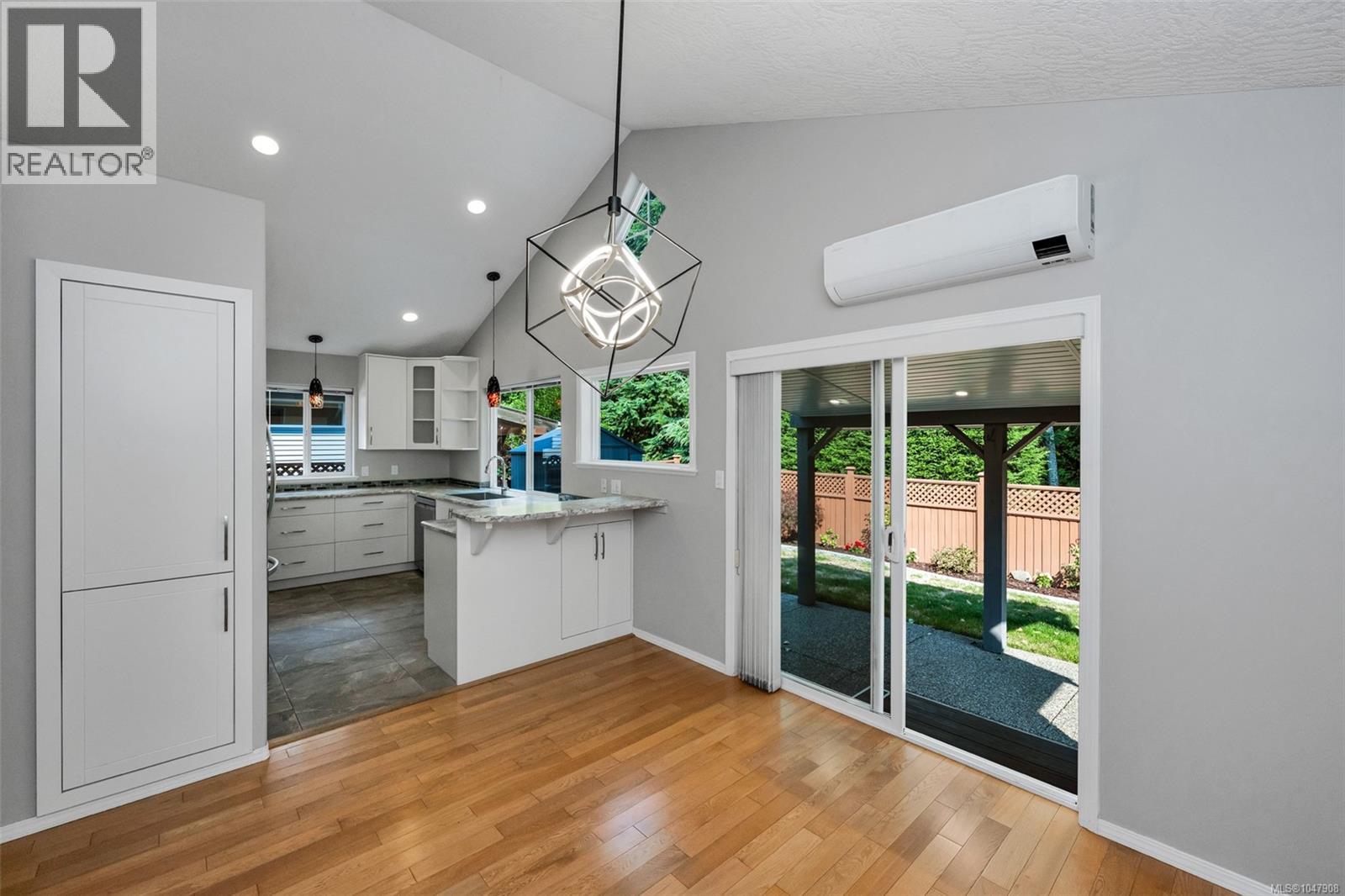  4030 Willowbrook Place, Saanich