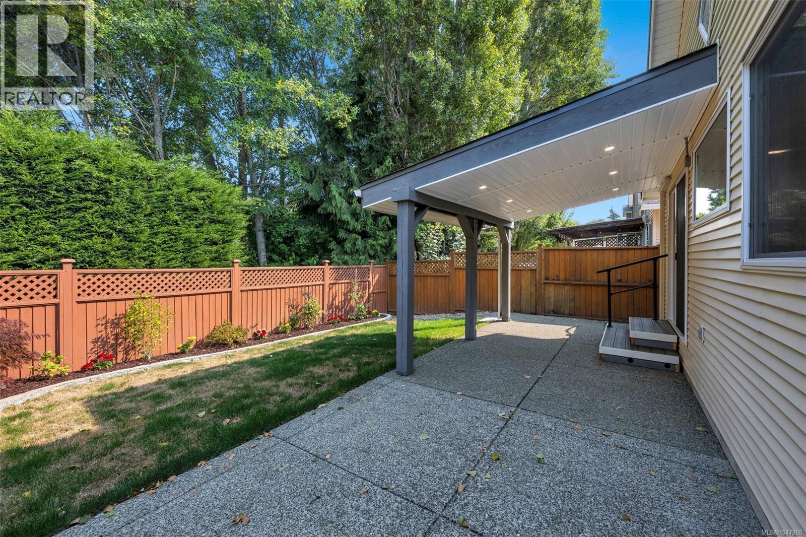  4030 Willowbrook Place, Saanich