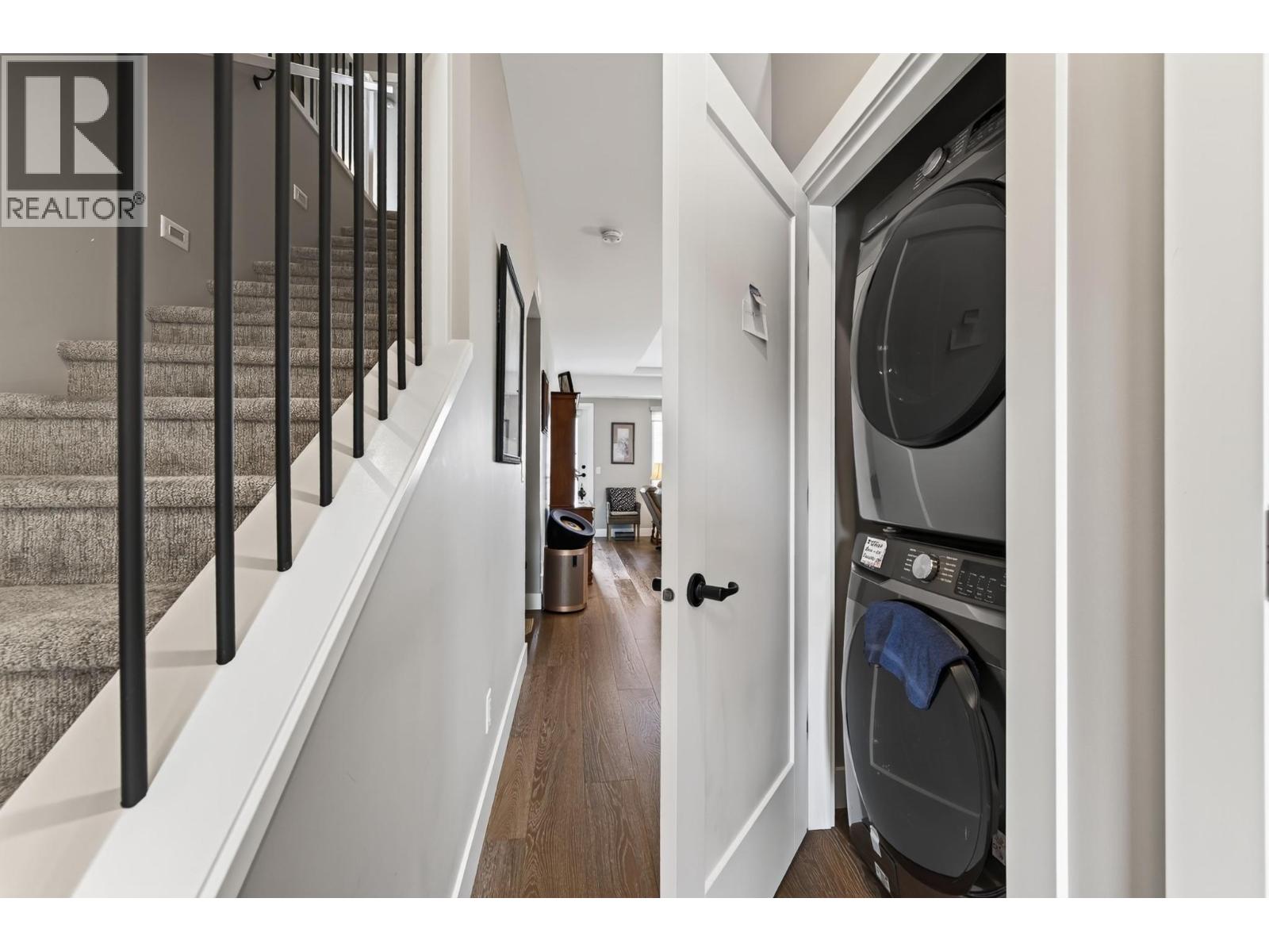 #24 2171 VAN HORNE Drive - 19