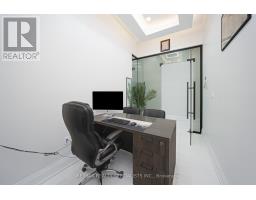 21 - 20 Maritime Ontario Boulevard, Brampton, ON L6S0E7 Photo 7