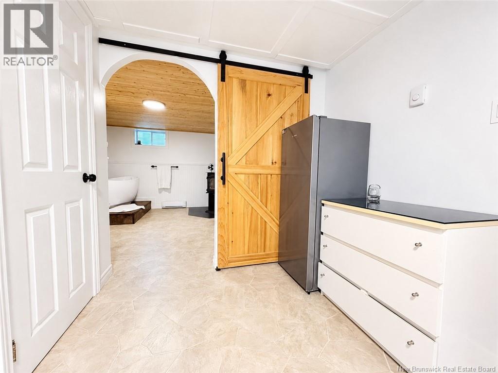 11 Charles - Image 23