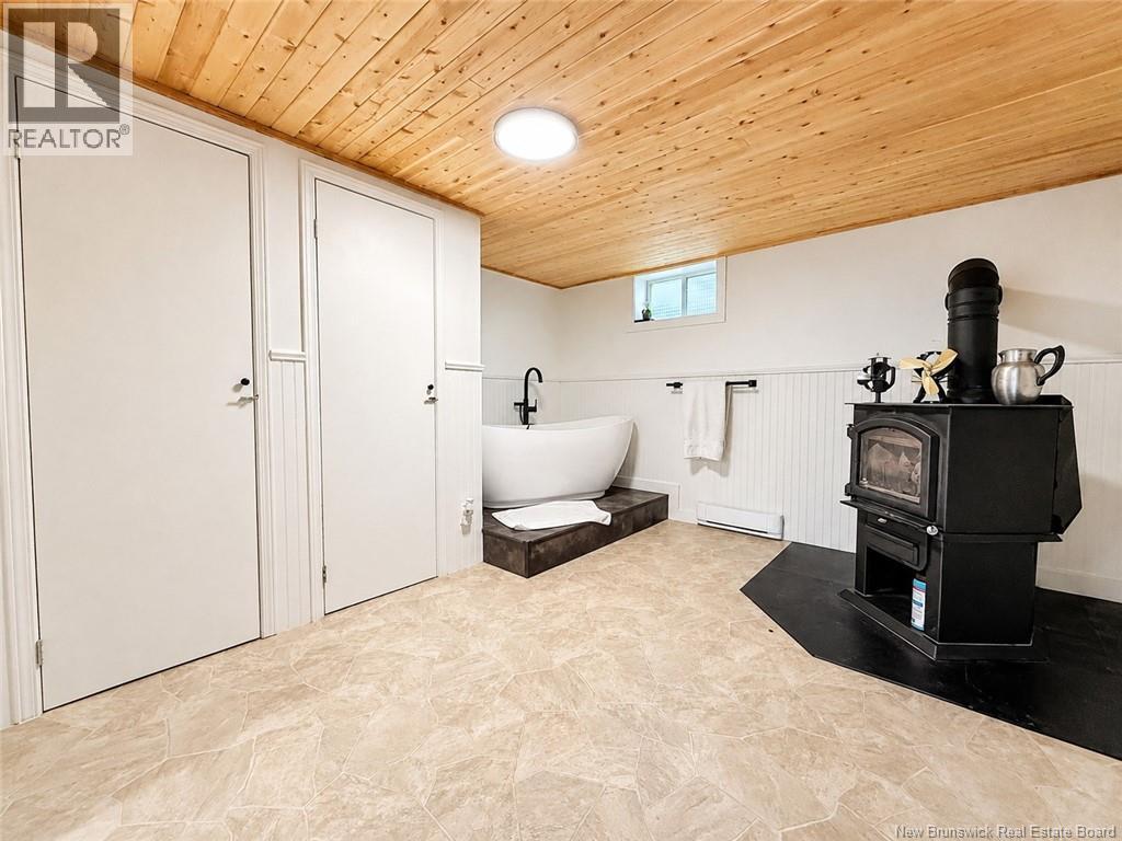 11 Charles - Image 24