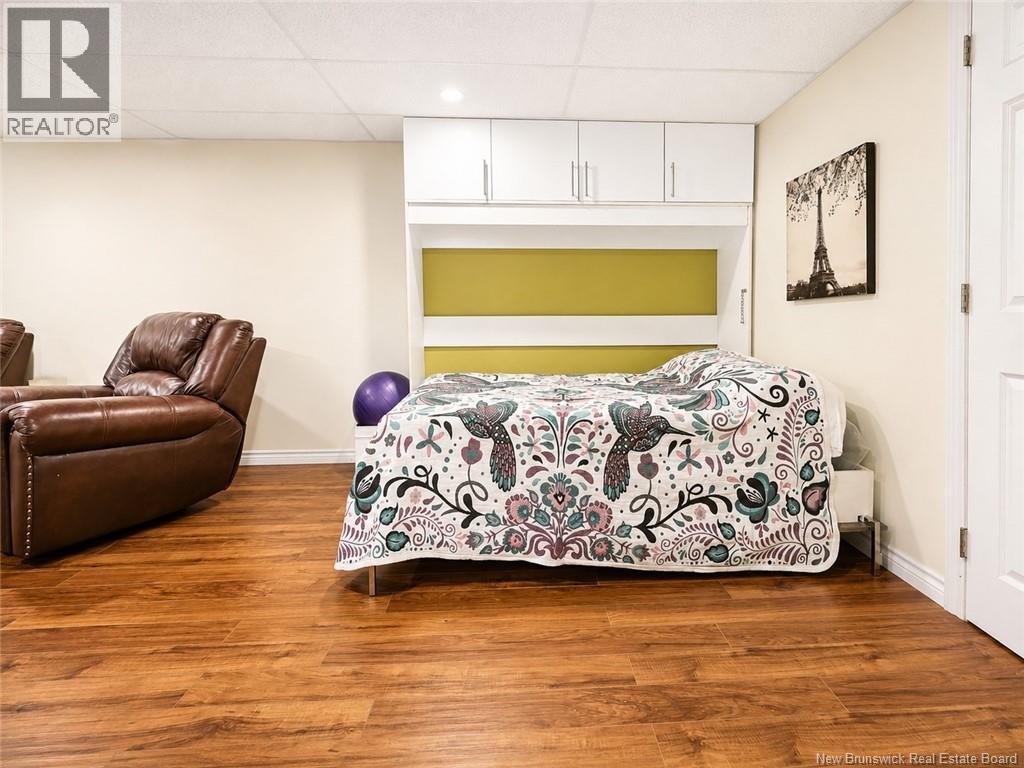 11 Charles - Image 28