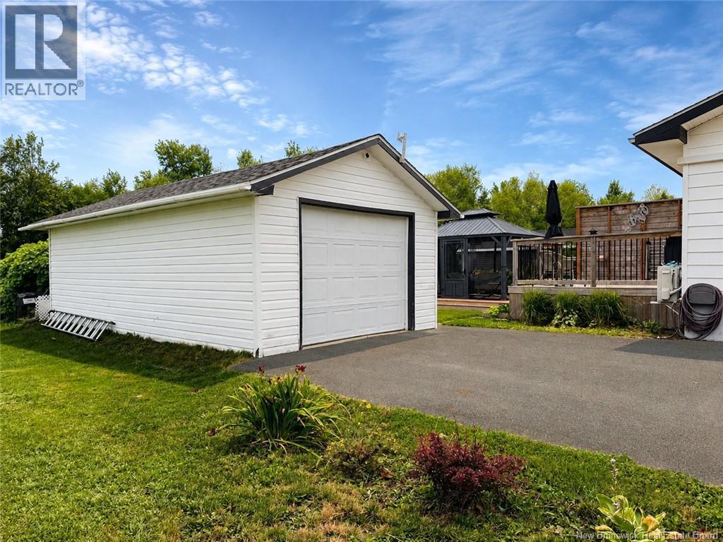 11 Charles - Image 32